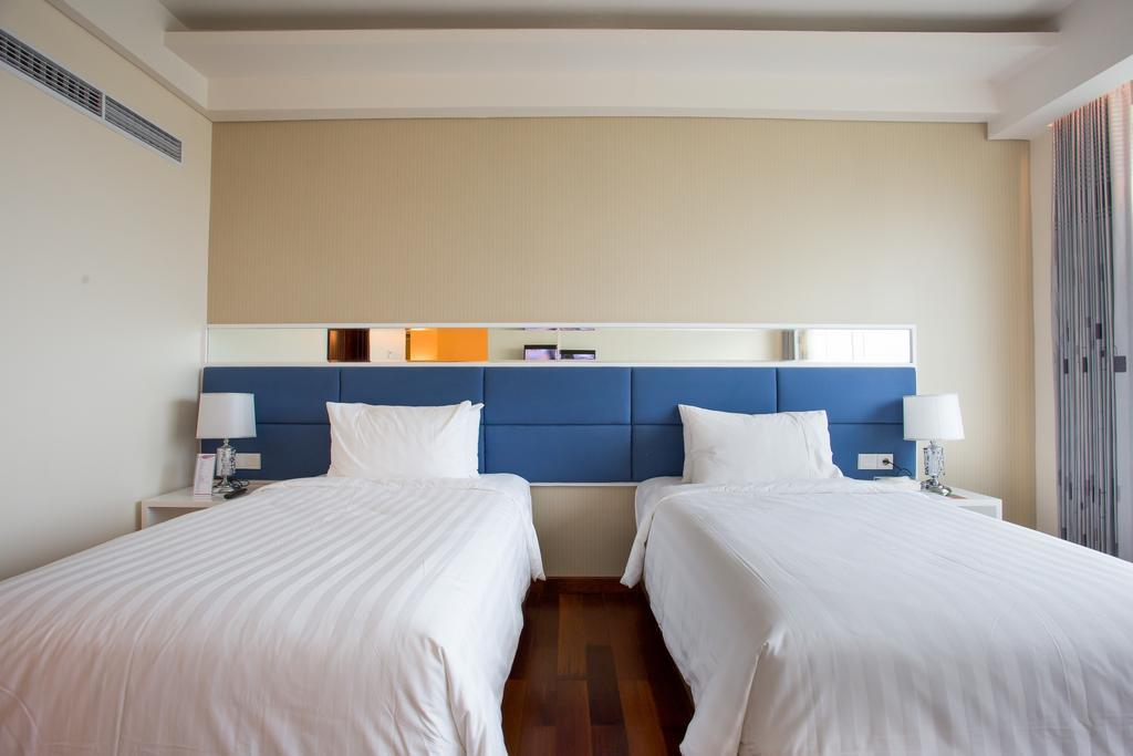 Golden Palace Hotel Lombok Mataram Zimmer foto
