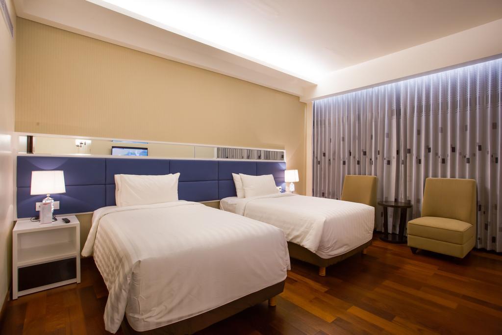 Golden Palace Hotel Lombok Mataram Exterior foto